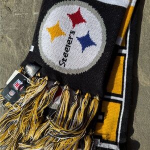 47 Brand Pittsburgh Steelers Black and Gold Knit Scarf with Team Crest